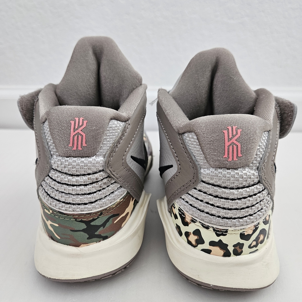 Nike Kyrie Infinity Leopard Camo Girls Size 1.5Y Basketball Shoes - Picture 2 of 8